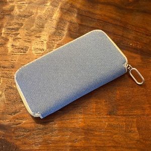 Rothy’s wallet